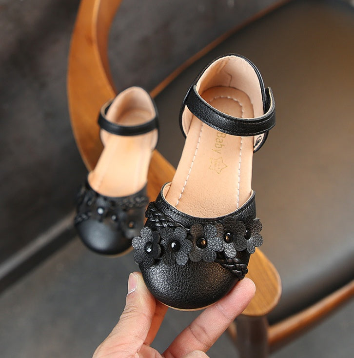 Girls half sandals flowers woven models princess shoes Korean version of the female baby slip leisure